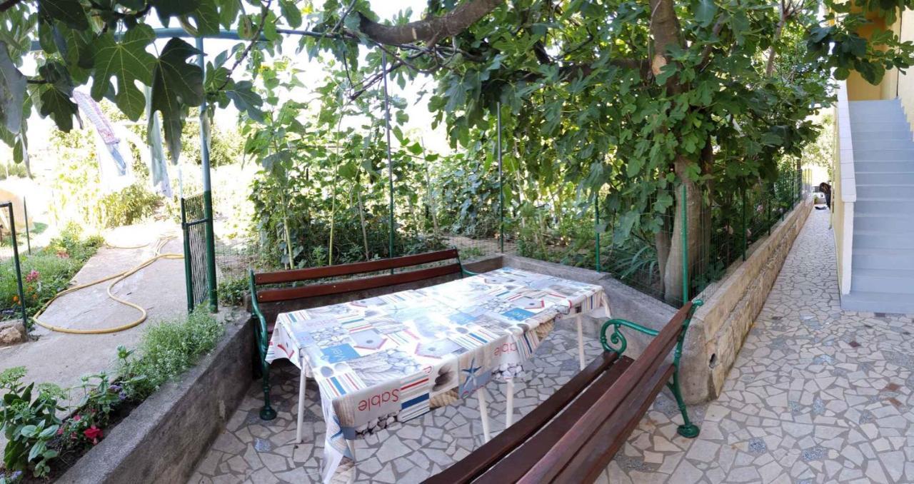 Apartment Lopar 15 Buitenkant foto